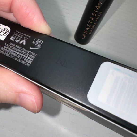 Anastasia Beverly Hills Lash Sculpt Lengthening & Volumizing Mascara - Picture 4 of 9